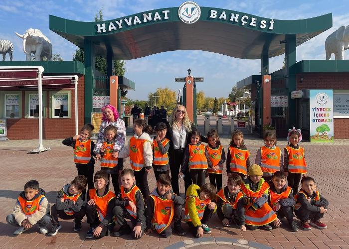 >1. SINIFLAR HAYVANAT BAHÇESİNDE