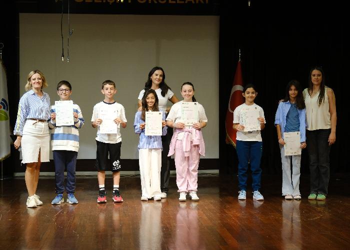 CAMBRIDGE SERTİFİKALARI DAĞITILDI