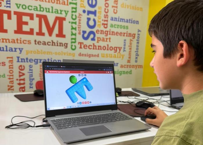 ORTAOKUL ÖĞRENCİLERİ ÜÇ BOYUTLU TASARIMLARLA FARK YARATIYOR!