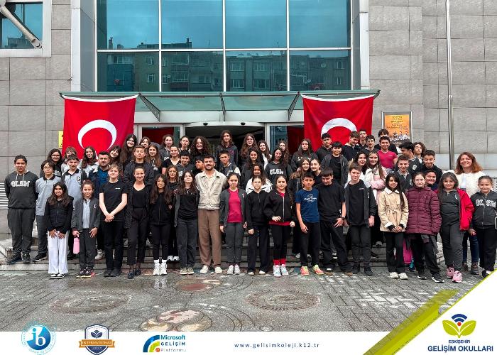 SANATLA İÇ İÇE BİR GÜN…